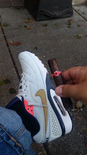 Tobacco Shop «Up Down Cigar», reviews and photos, 1550 N Wells St, Chicago, IL 60610, USA