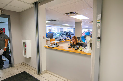 Car Dealer «LaFontaine Toyota», reviews and photos, 2027 S Telegraph Rd, Dearborn, MI 48124, USA