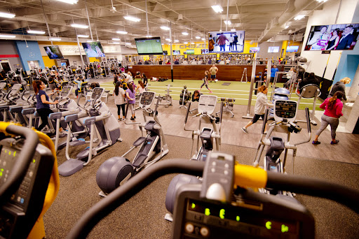 Gym «Chuze Fitness», reviews and photos, 1521 S Riverside Ave, Rialto, CA 92376, USA
