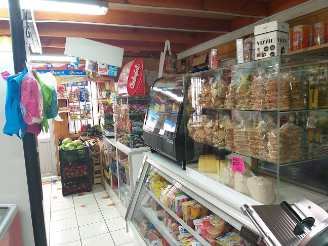 Opiniones de Almacén, Rotiseria, Pastelería y Masas dulces Mogüewe (El sustento) en Lautaro - Tienda de ultramarinos