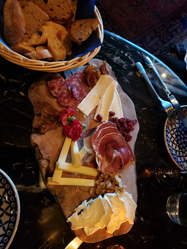 Wine Bar «Heritage Fine Wines», reviews and photos, 467 N Canon Dr, Beverly Hills, CA 90210, USA