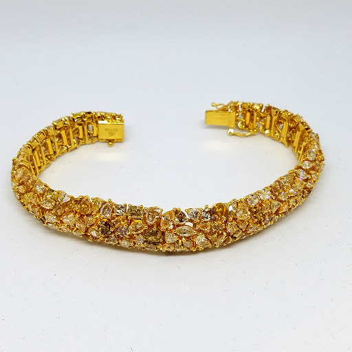 Jewelry Store «Saatchi Jewelry», reviews and photos, 4545 Austin Blvd, Island Park, NY 11558, USA