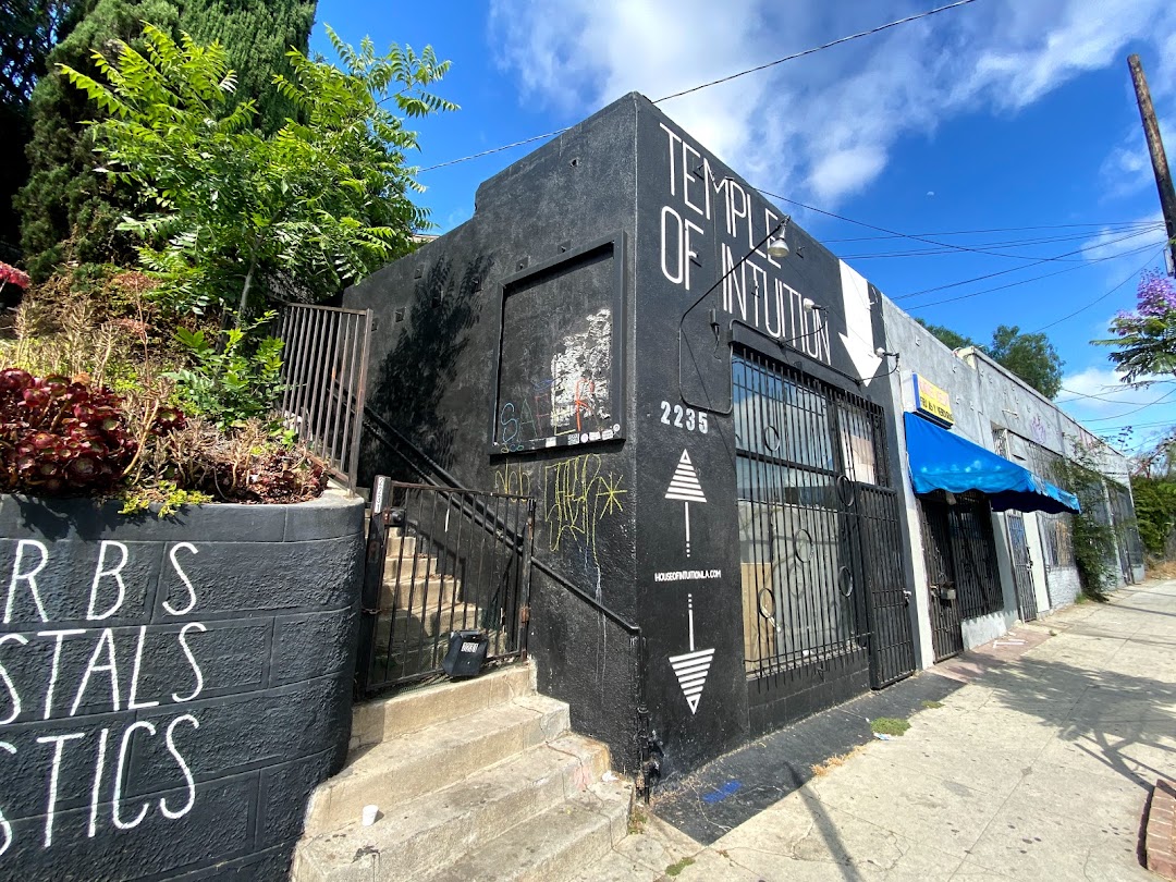 House of Intuition Echo Park - fully open