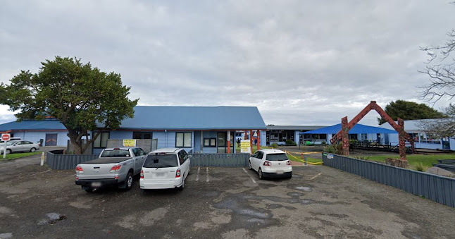 Reviews of Te Kura O Te Paroa in Whakatane - School