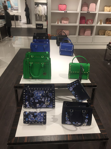 Fashion Accessories Store «Michael Kors», reviews and photos, 80 Premium Outlets Blvd Suite 323, Merrimack, NH 03054, USA