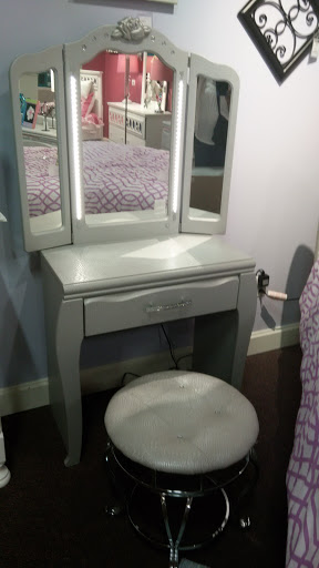 Furniture Store «Ashley HomeStore», reviews and photos, 1960 W Ridge Rd, Rochester, NY 14626, USA