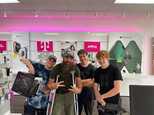 Cell Phone Store «T-Mobile», reviews and photos, 18169 Highland Rd, Baton Rouge, LA 70810, USA