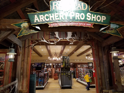 Sporting Goods Store «Bass Pro Shops», reviews and photos, 6112 W Grand Ave, Gurnee, IL 60031, USA