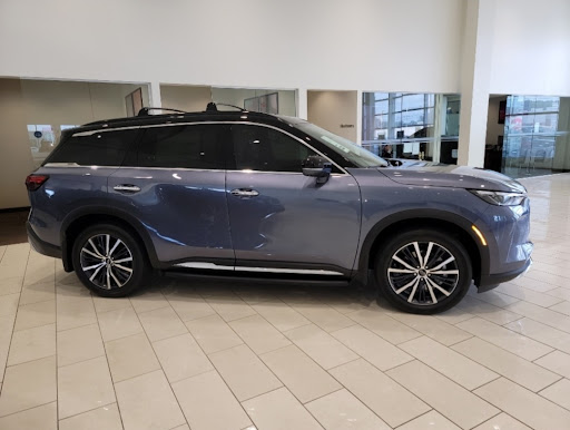 Car Dealer «Louisville INFINITI», reviews and photos, 8 Swope Autocenter Dr, Louisville, KY 40299, USA