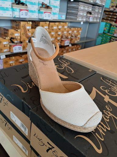 Shoe Store «Shoe Carnival», reviews and photos, 6524 Garth Rd, Baytown, TX 77521, USA