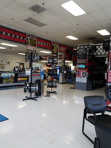 Tire Shop «Les Schwab Tire Center», reviews and photos, 17235 SE 272nd St, Covington, WA 98042, USA