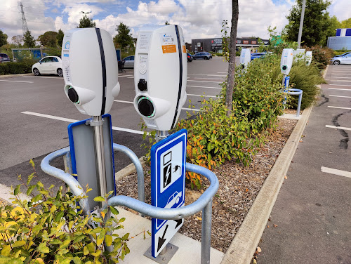 Borne de recharge de véhicules électriques Leclerc Charging Station Barjouville