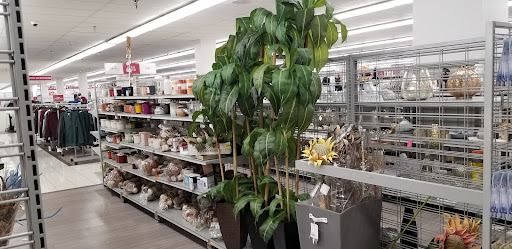 Clothing Store «Burlington Coat Factory», reviews and photos, 258-1 Union Tpke, Glen Oaks, NY 11004, USA