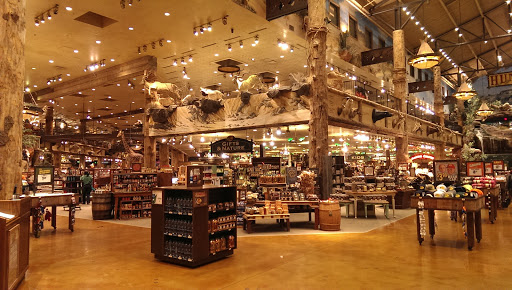 Sporting Goods Store «Bass Pro Shops», reviews and photos, 8200 Dean Martin Dr, Las Vegas, NV 89139, USA