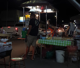 บะหมี่เกี๊ยวหมูย่างเตาถ่าน ลุงหมู photo