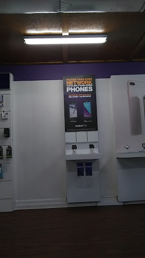 Cell Phone Store «MetroPCS Authorized Dealer», reviews and photos, 895 W Center St, Kingsport, TN 37660, USA