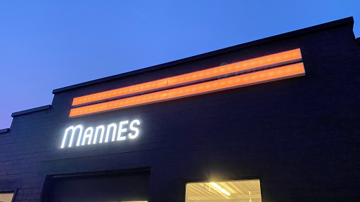 Auto Body Shop «Mannes Body Shop», reviews and photos, 500 Chicago Dr, Holland, MI 49423, USA