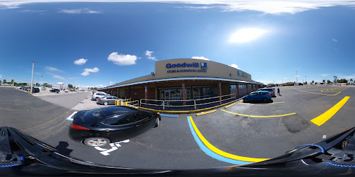 Thrift Store «Goodwill Belle Glade Store & Donation Center», reviews and photos, 201 W Ave A, Belle Glade, FL 33430, USA