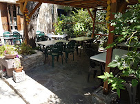 Atmosphère du Restaurant Chez Jeannette à Aigues-Vives - n°3