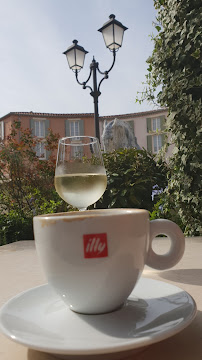 Plats et boissons du Restaurant Illy Café De La Place à Miramas - n°5
