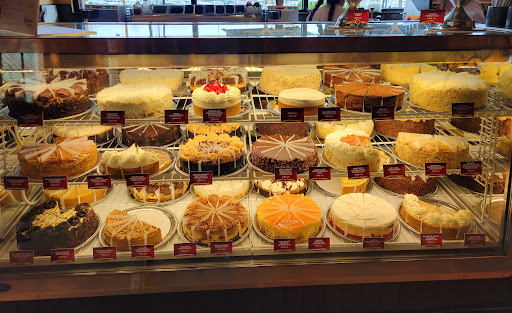Restaurant «The Cheesecake Factory», reviews and photos, 1800 Galleria Blvd, Franklin, TN 37067, USA
