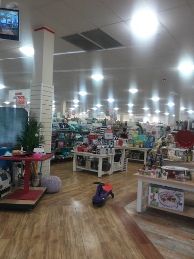 Home Goods Store «Home Goods», reviews and photos, 3 Main St, Edgewater, NJ 07020, USA