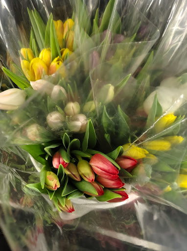 Florist «Up-Towne Flowers & Gift Shoppe», reviews and photos, 2145 W Dublin Granville Rd, Worthington, OH 43085, USA