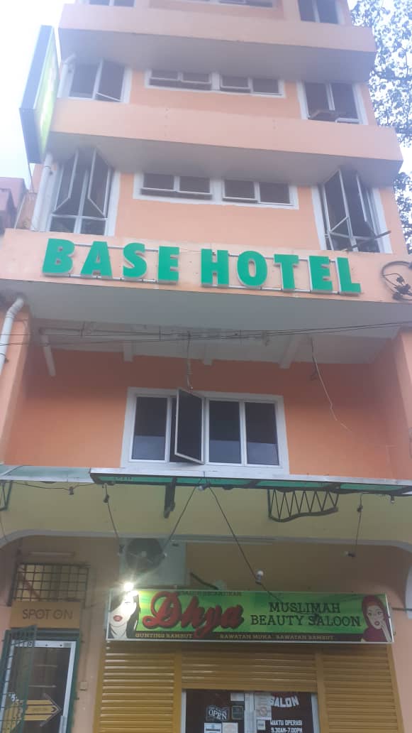 BASE HOTEL
