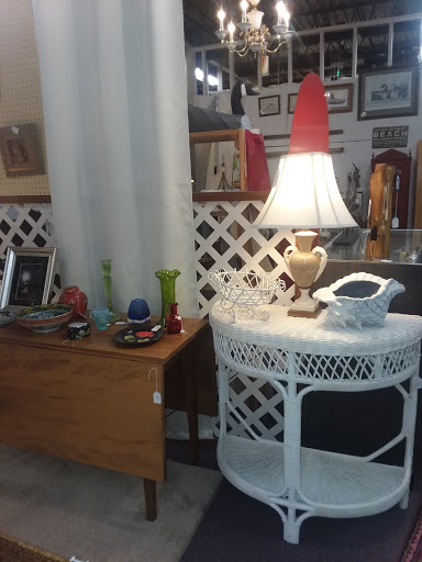Antique Store «Kilmarnock Antique Gallery», reviews and photos, 144 School St, Kilmarnock, VA 22482, USA