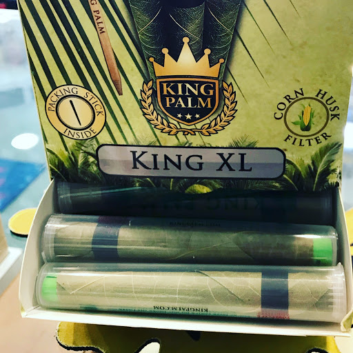 Tobacco Shop «Funky Bean Smoke Shop», reviews and photos, 1163 N Farnsworth Ave, Aurora, IL 60505, USA