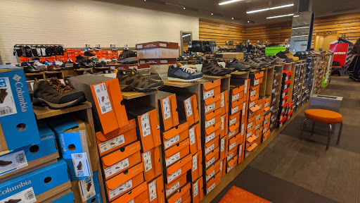 Shoe Store «DSW Designer Shoe Warehouse», reviews and photos, 11500 Burleigh St., Wauwatosa, WI 53222, USA