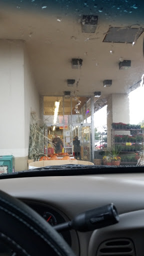 Grocery Store «Grocery Outlet Bargain Market», reviews and photos, 878 Molalla Ave, Oregon City, OR 97045, USA