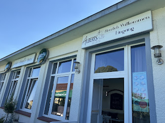 Alberts Café & Bistro