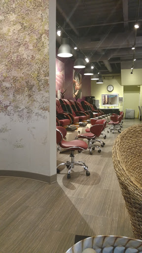 Nail Salon «Mahalo Nails Spa», reviews and photos, 1221 W Lake St #110, Minneapolis, MN 55408, USA