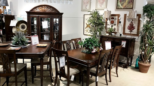 Furniture Store «Furniture Warehouse - Bradenton», reviews and photos, 1100 Cortez Rd W, Bradenton, FL 34207, USA