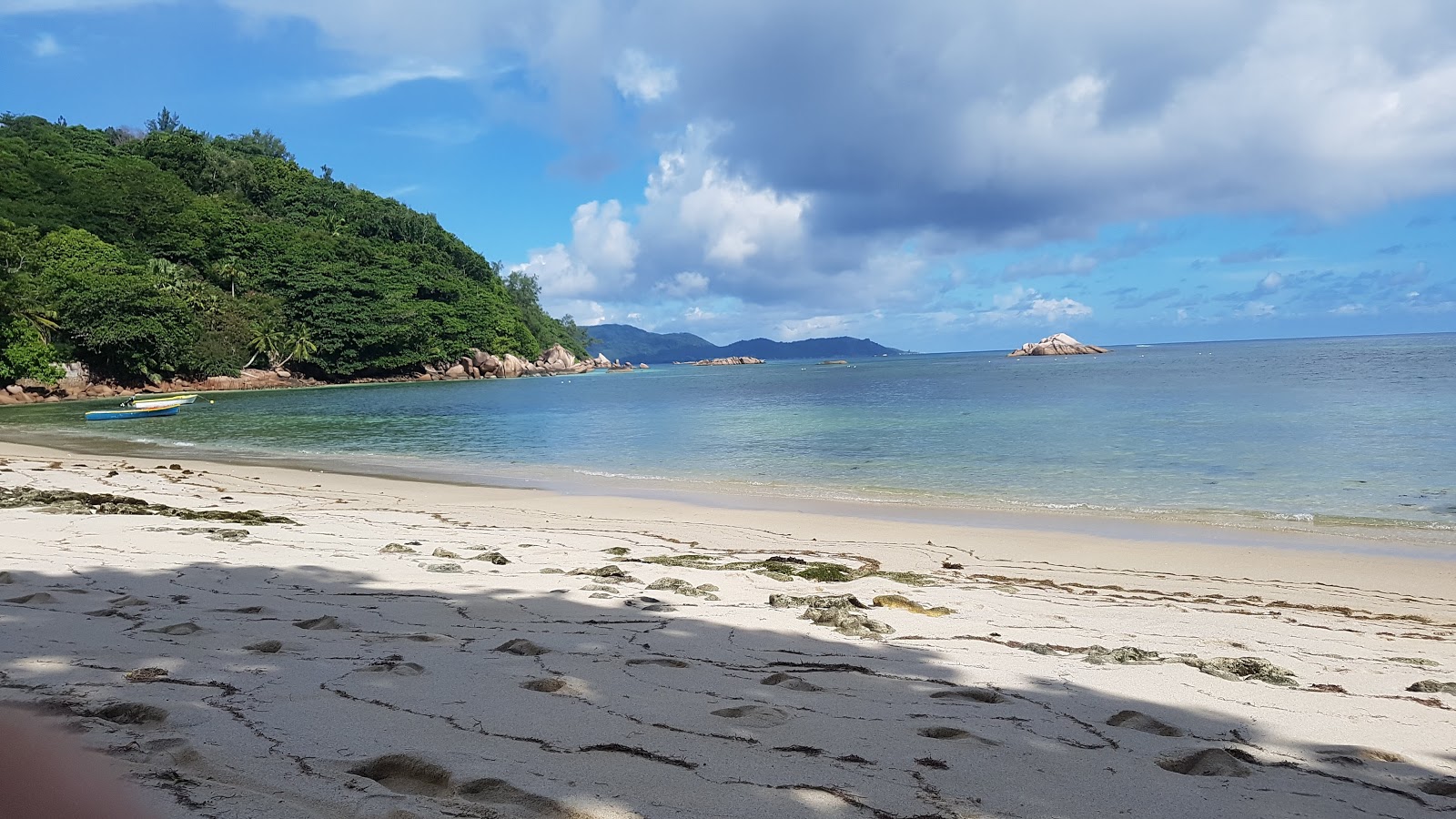 Foto af Anse Marie Louise Beach med høj niveau af renlighed