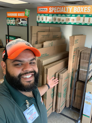 Truck Rental Agency «U-Haul Moving & Storage of Taunton», reviews and photos, 35 Cape Rd, Taunton, MA 02780, USA