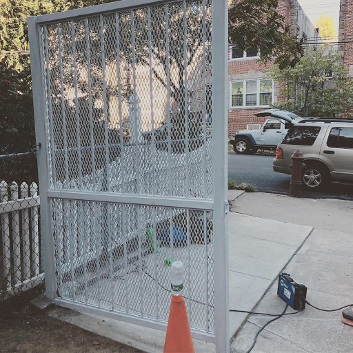 Locksmith «Larry The Locksmith Security and Hardware», reviews and photos, 3703 Riverdale Ave, Bronx, NY 10463, USA