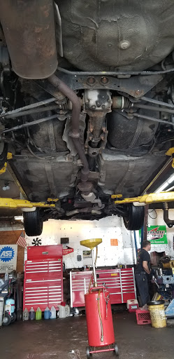 Auto Repair Shop «Meineke Car Care Center», reviews and photos, 1401 E Chocolate Ave, Hershey, PA 17033, USA