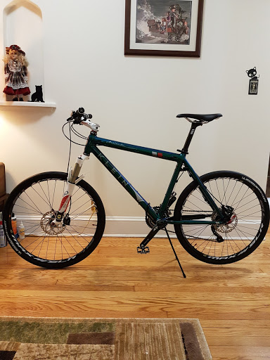 Bicycle Store «ADT Bike & Skate Shop (Arc De Triomphe Inc)», reviews and photos, 114-01 Jamaica Ave, Richmond Hill, NY 11418, USA