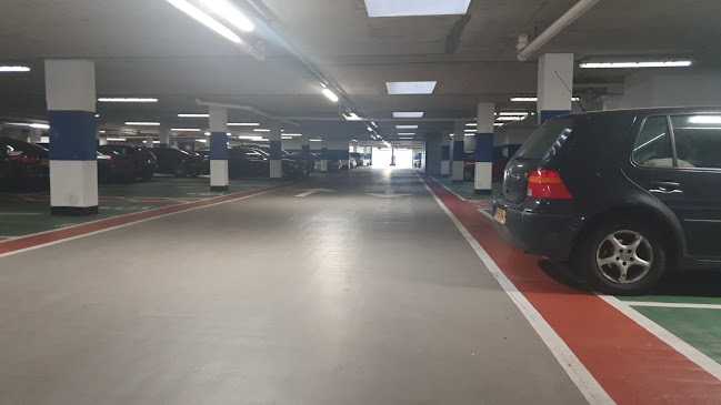 Reviews of Riverside West in London - Parking garage