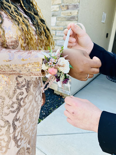 Florist «Kiku Floral», reviews and photos, 3714 N Valentine Ave, Fresno, CA 93722, USA