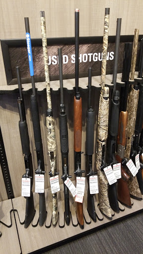 Sporting Goods Store «SCHEELS», reviews and photos, 6503 W 135th St, Overland Park, KS 66223, USA