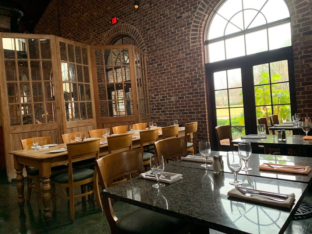 Vinny's on Windward 30004