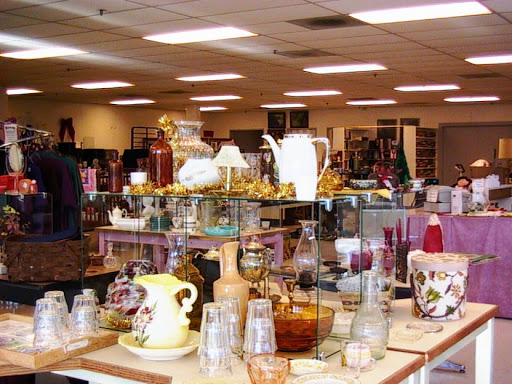 Thrift Store «Pick of the Litter Thrift and Gift Shop», reviews and photos, 1701 Piner Rd # A, Santa Rosa, CA 95403, USA