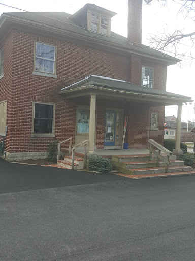 Snowboard Shop «Outfitters Ski Shop / OutBack Board Store», reviews and photos, 2221 Marietta Ave, Lancaster, PA 17603, USA