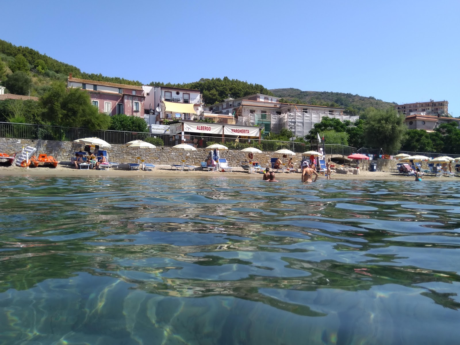 Foto av Pioppi beach med medium nivå av renlighet