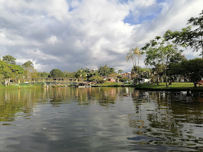 El Lago La Pradera