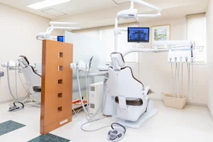 Hi Dental Clinic image