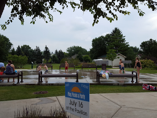 Park «Fountain Square Park», reviews and photos, 1751 Gibson Dr, Elk Grove Village, IL 60007, USA